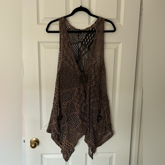 Corel Red Vest - Picture 7 of 15